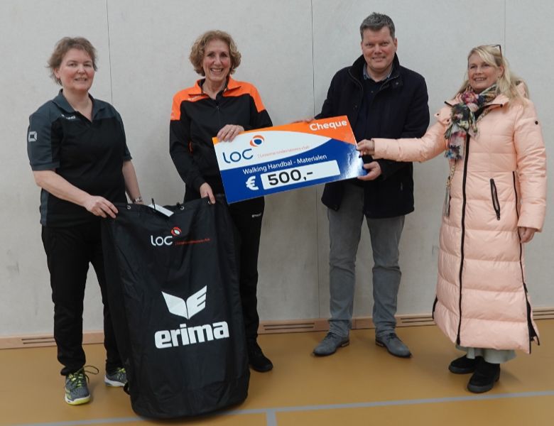 Cheque overhandigd voor walking handbal